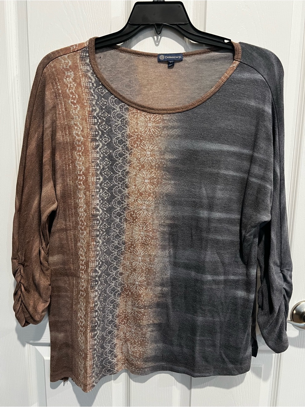 Democracy Brown & Gray Printed Scoop Neck Long Sleeve Top